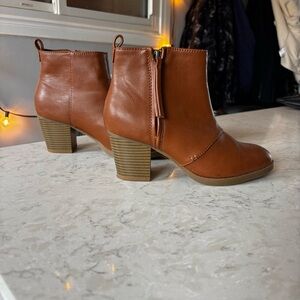 Cognac coloured booties